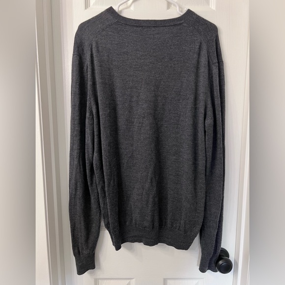 Men’s V Neck Sweater - Picture 9 of 11